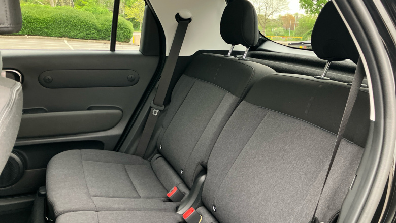 Hyundai INSTER 85kW 02 49kWh 5dr Auto Electric Hatchback